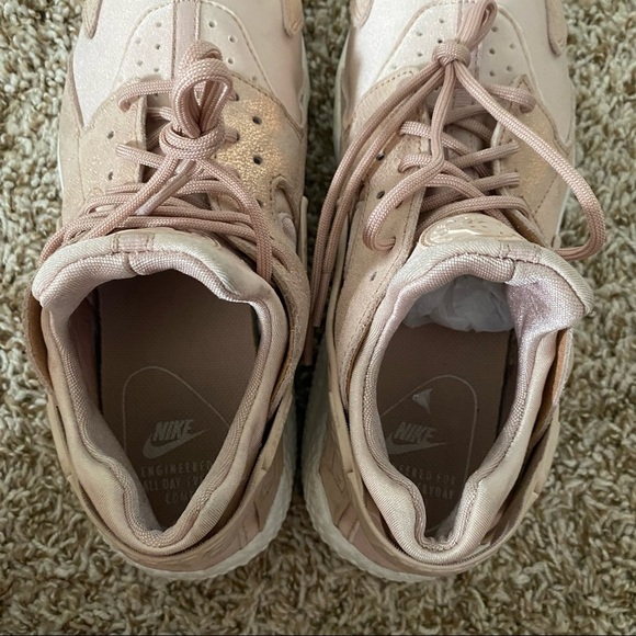 Nike Air Huarache Run Particle Beige Metallic Pink Size 10 - Picture 9 of 13
